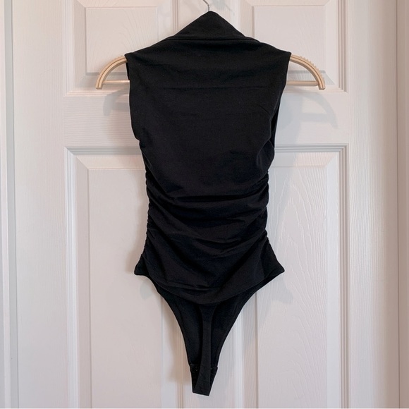 [🌟 PRICE FIRM] ARITZIA Casual Contour Flourish Bodysuit Black Square Neck XS - Picture 6 of 13